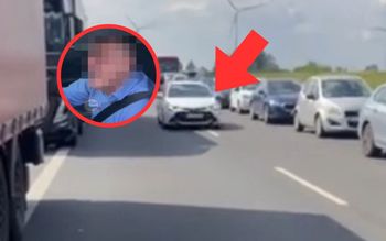 Nagranie z A2. Bezczelne zachowanie w korytarzu życia