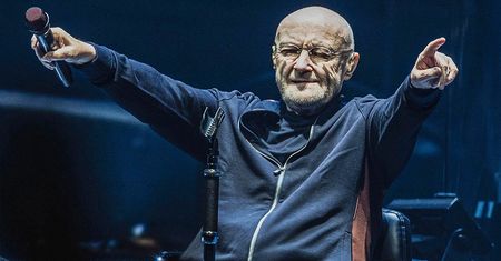 Pożegnalne zdjęcia gwiazdy. Porusza się o lasce, a ostatnio na wózku
