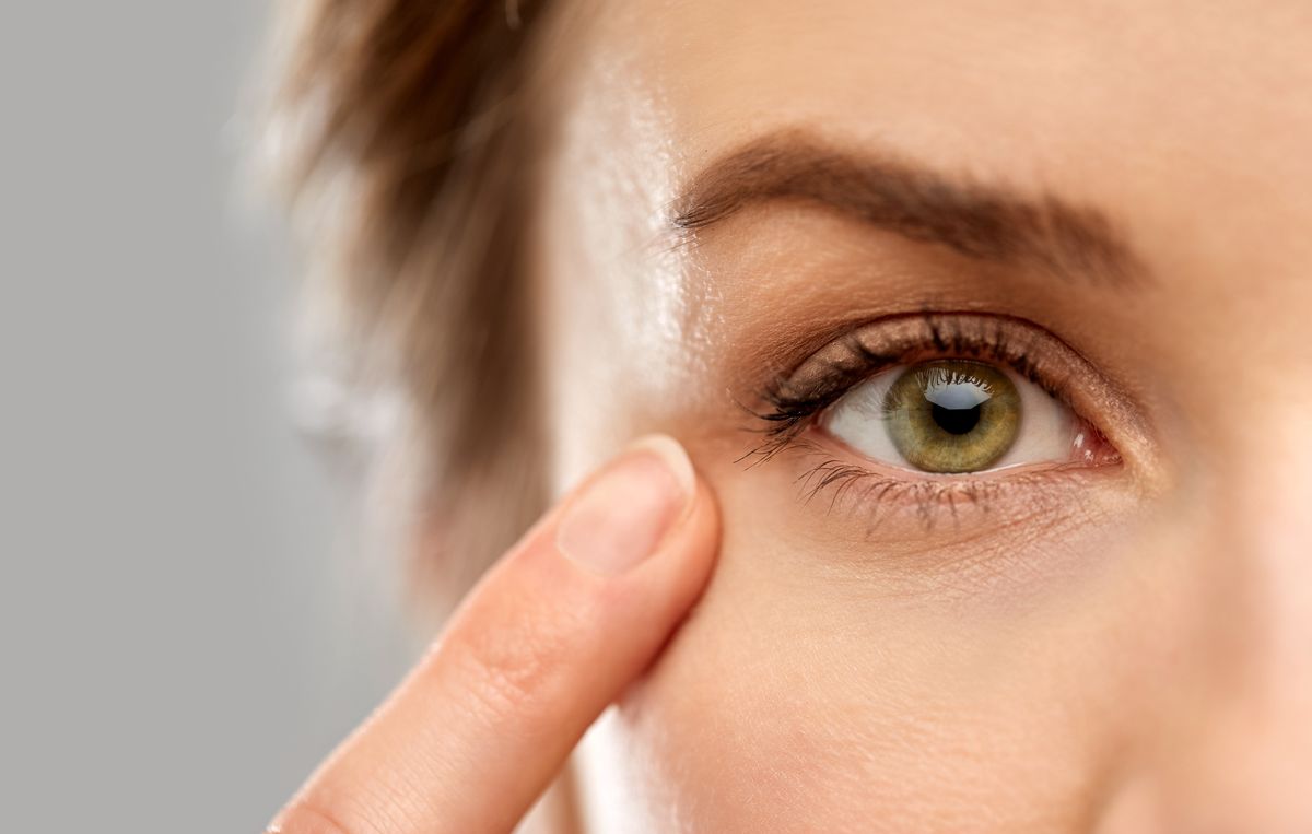 Skóra wokół oczu wymaga szczególnej pielęgnacji