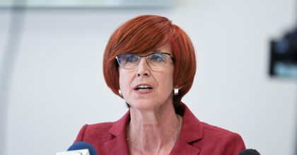 Rodzina 500+. Minister Rafalska do opozycji: proszę nie siać zamętu