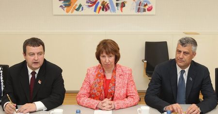 Rząd Serbii zatwierdził porozumienie z Kosowem