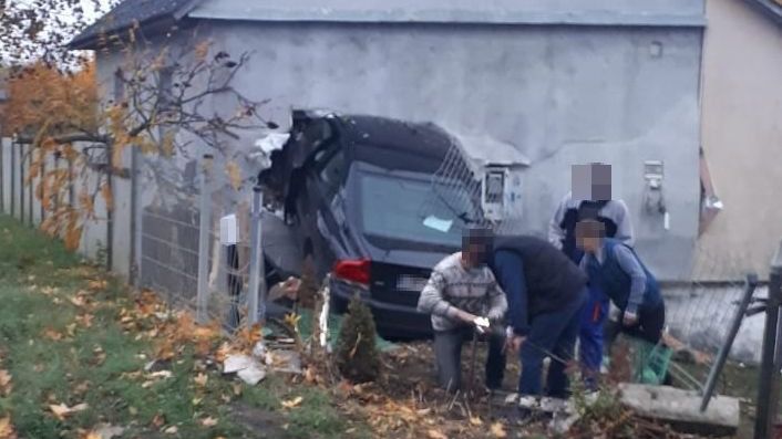 30-latek najprawdopodobniej zasnął za kierownicą