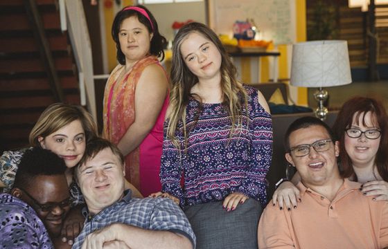 Lifetime prowadzi drugą edycję akcji #LiniaProsta na Dzień Zespołu Downa