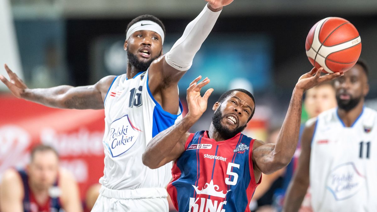 PAP / Tytus Żmijewski / Na zdjęciu: Carlton Bragg Jr (z lewej) i Dustin Ware 