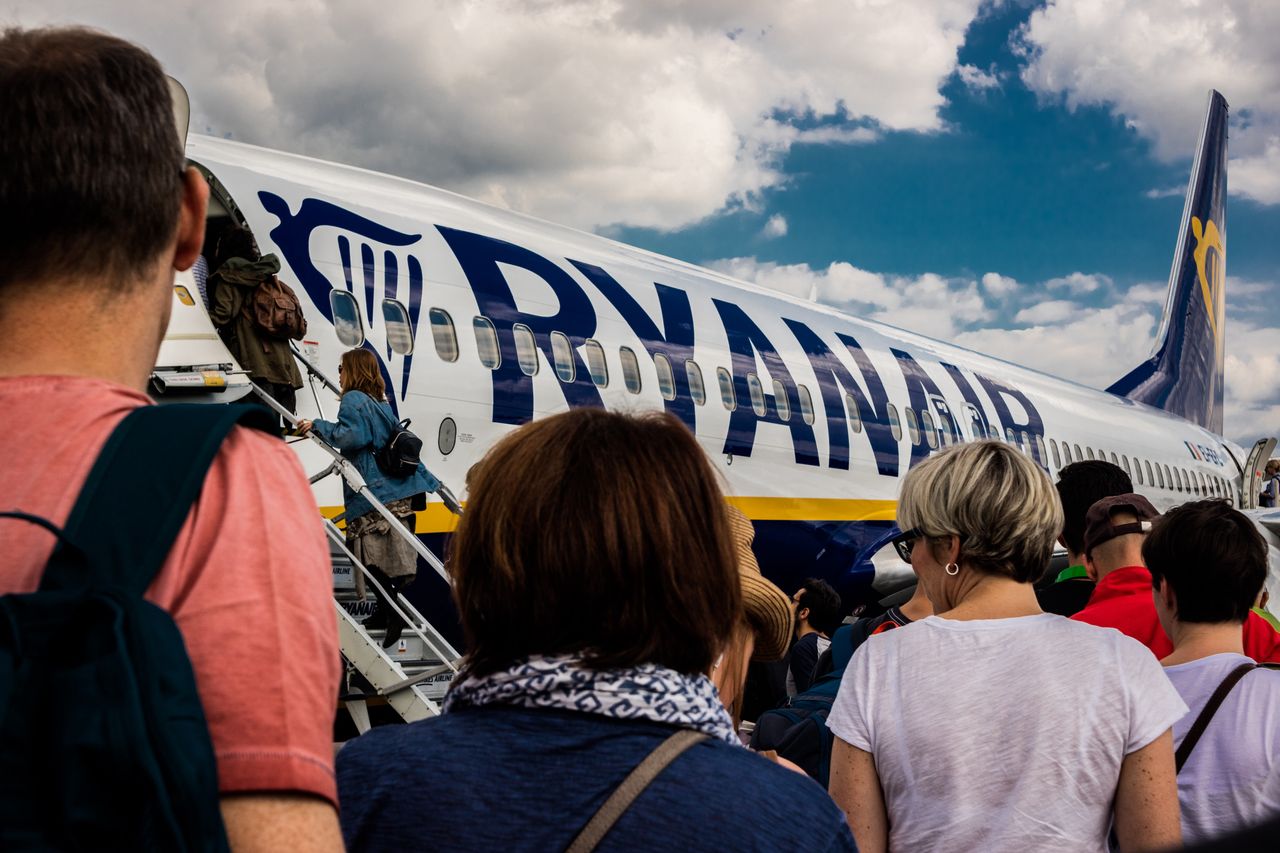 Pasażer poskarżył się na wejście na pokład. Ryanair: zabierz własny samolot