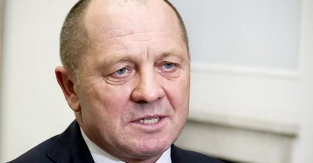 Sawicki mówi o 425 mln euro dla rolników
