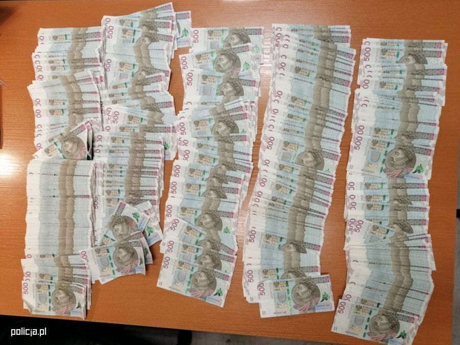 Prokuratorzy i policjanci zlikwidowali w Krakowie sieć agencji towarzyskich i rozbili gang sutenerów