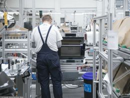 Otwarcie Fabryk BSH we Wroc?awiu
Fot. Leszek Kotarba/ East News  14.09.2017 Wroclaw  Firma BSH uruchomila fabryki piekarnikow i lodowek  n/z Linia produkcyjna piekarnikow
LESZEK KOTARBA