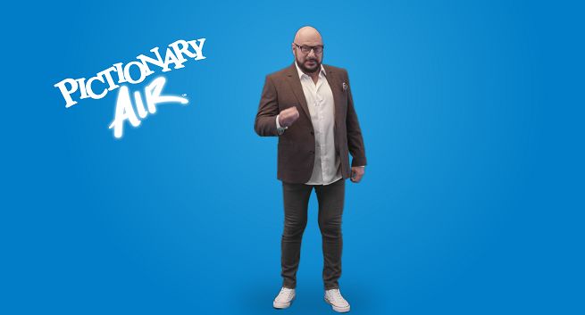 Piotr Gąsowski baletnicą w kampanii gry Pictionary Air