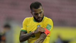 Brazylijska legenda rozwiązała kontrakt. Co stanie się z karierą obrońcy?