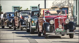 MotoClassic Wrocław 2014. Zabytkowe samochody w Zamku Topacz