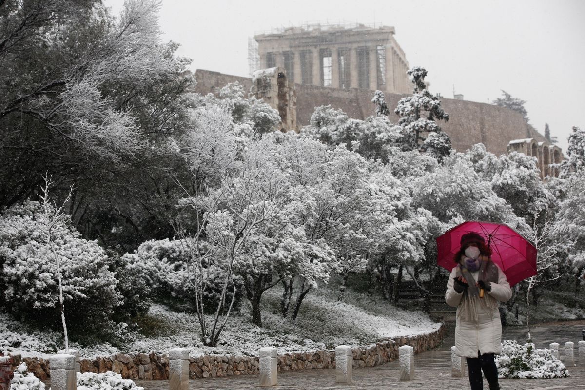 Ateny nawiedziły opady śniegu