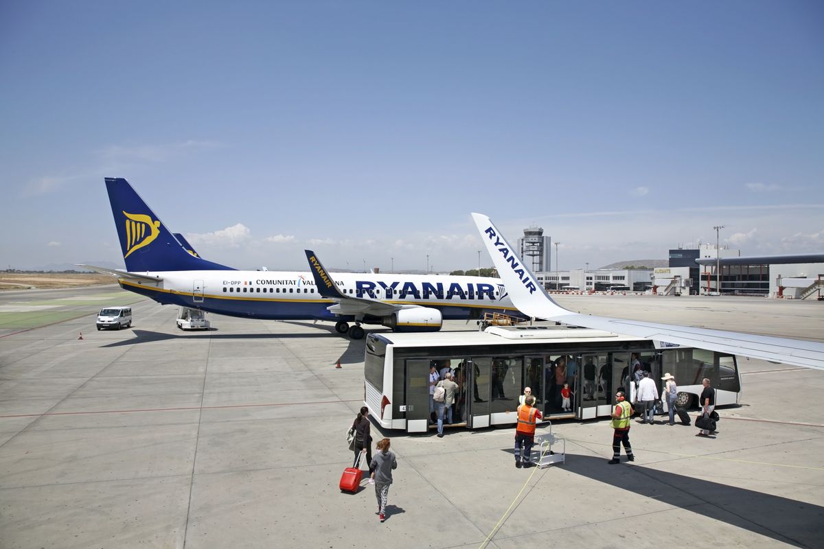 Samolot Ryanair w Alicante 