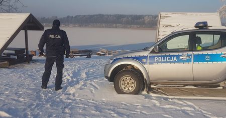 Akcja służb w centrum Radziejowa. 56-latek potrzebował pilnej pomocy