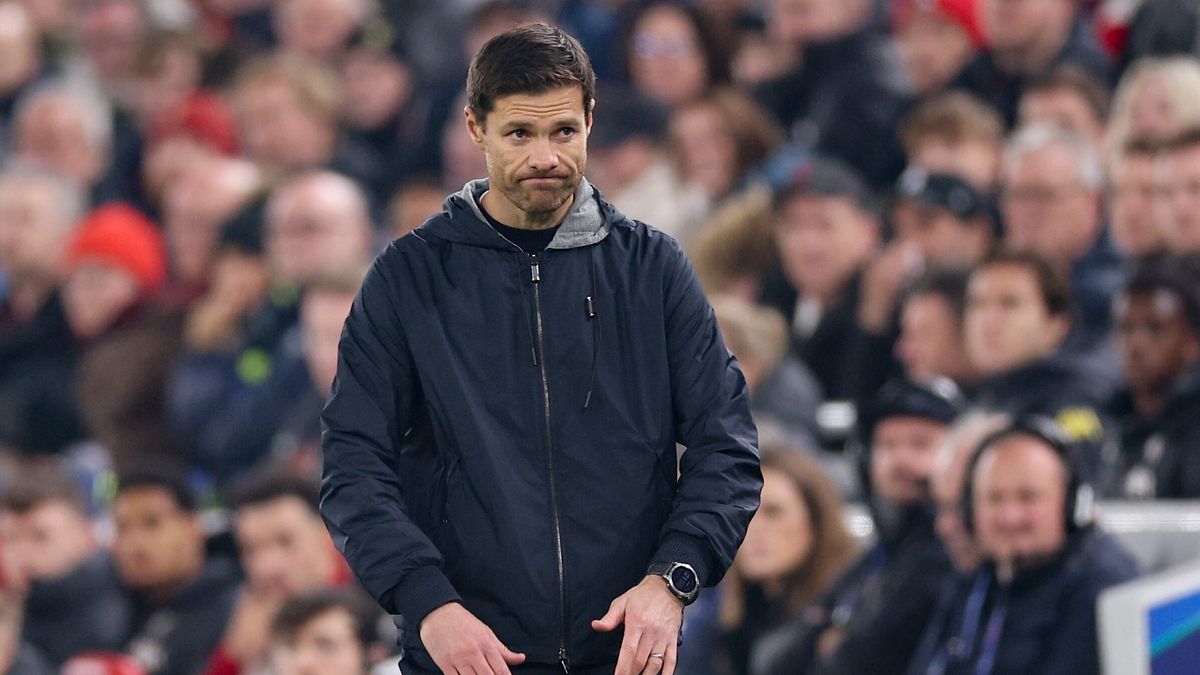 PAP/EPA / ADAM VAUGHAN / Na zdjęciu: Xabi Alonso nie będzie miło wspominał powrotu na Anfield