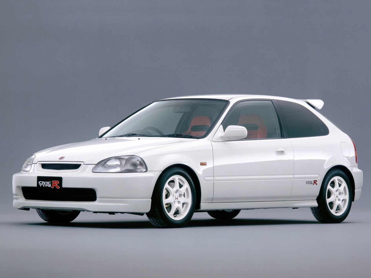 Honda Civic Type R - ewolucja japońskiego hot hatcha na zdjęciach [galeria]