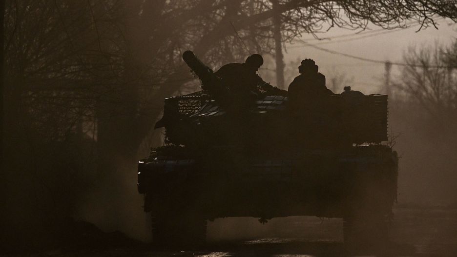 Walki w Bachmucie
Ukrainian servicemen with a T64 tanks move towards Bakhmut direction, in Donetsk Oblast region, on March 20, 2023. - The head of Russia's Wagner mercenary group said on March 20, 2023 that his forces control more than half of the embattled eastern Ukraine town of Bakhmut, the stage for the longest battle of Russia's offensive. (Photo by Aris Messinis / AFP)
ARIS MESSINIS