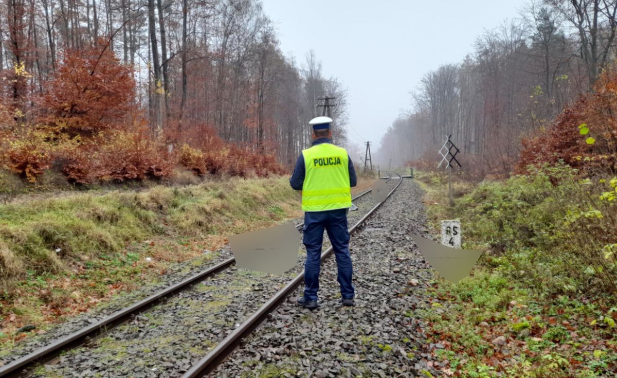 policja, kobieta, szynobus Kobieta potrącona przez szynobus. Zginęła na miejscu