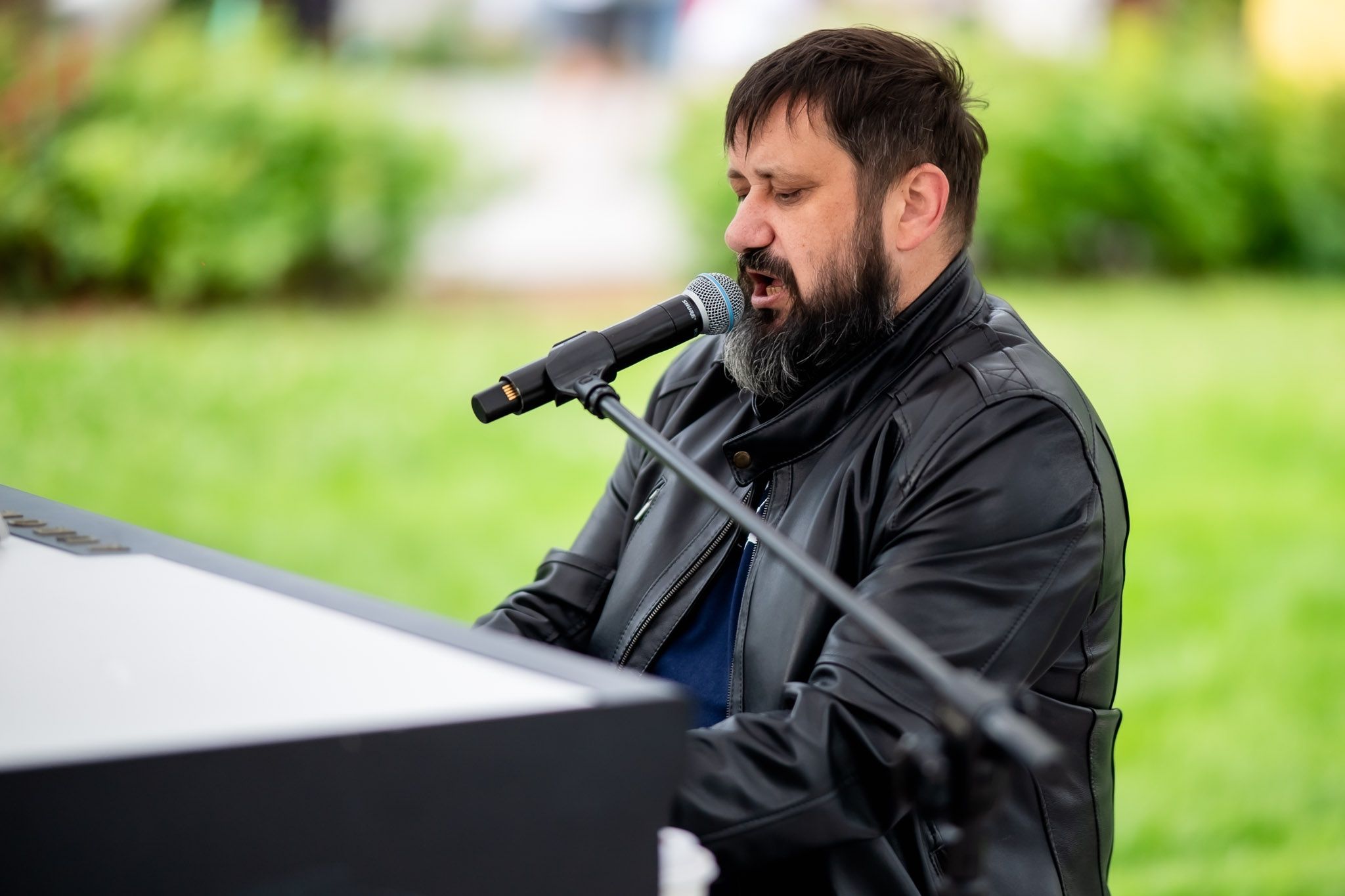 Koncert piosenek Jacka Kaczmarskiego w Toruniu. 