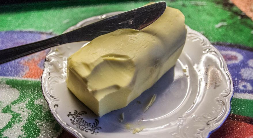 W sklepie łatwo pomylić masło z miksami tłuszczowymi do smarowania