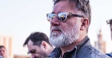 Burza po słowach o Tusku okradającym pisarzy. Twórca "Testosteronu" zabiera głos