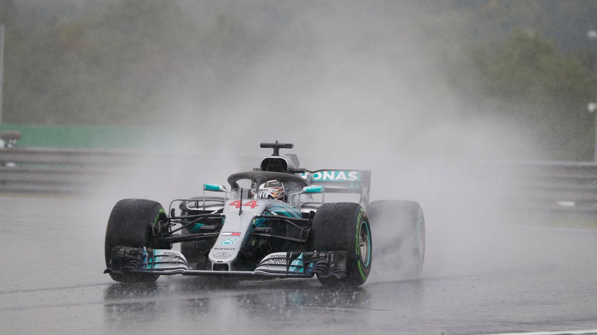 Lewis Hamilton podczas deszczowych kwalifikacji