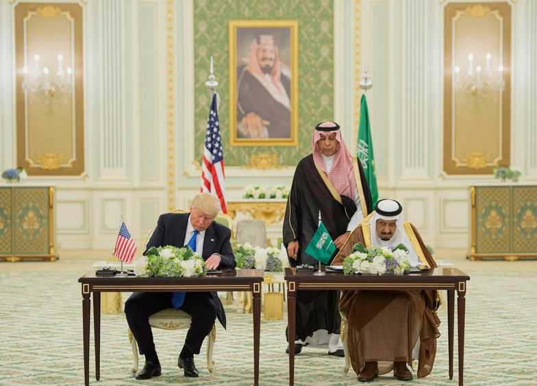 Nie 110 a 350 mld dolarów. Trump podpisał niesamowity kontrakt z Saudami