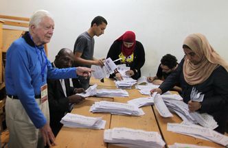 Wybory w Egipcie. Komentatorzy: Pozbawiona głosu większość