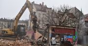 Legnica: Pawilon, który "straszył" zrównany z ziemią. Byliśmy na miejscu, gdy go niszczono. Wiemy, co tam powstanie