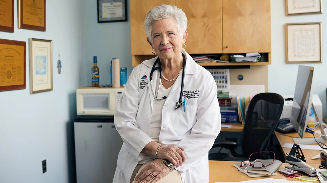 "Starzenie to przechodzenie z jednego etapu życia w drugi"