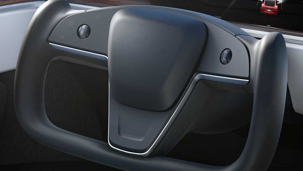 Wolant w nowej Tesli Model S (2021) (fot. Tesla)