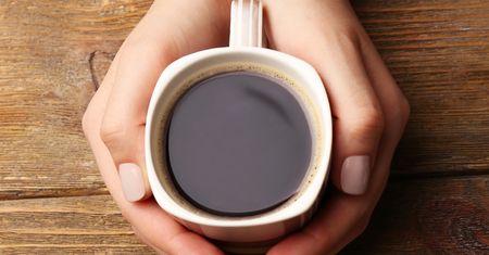 Wystarczy jedna łyżeczka do kawy. Niepozorny dodatek działa jak dopalacz dla mózgu