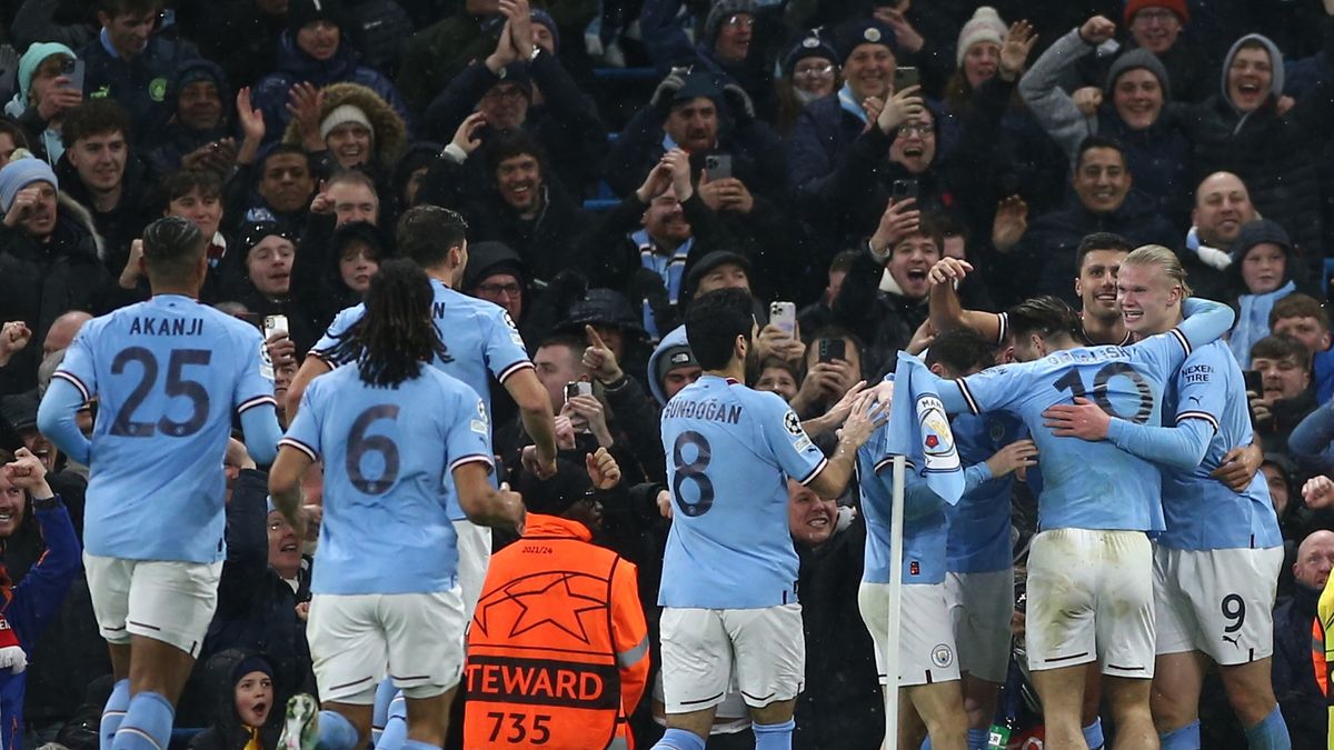 Zdjęcie okładkowe artykułu: PAP/EPA / Adam Vaughan / Na zdjęciu: piłkarze Manchesteru City