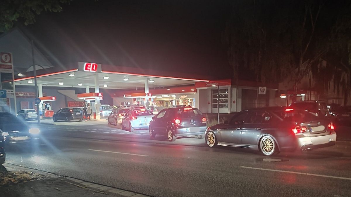 Kolejki na stacjach paliw w Niemczech