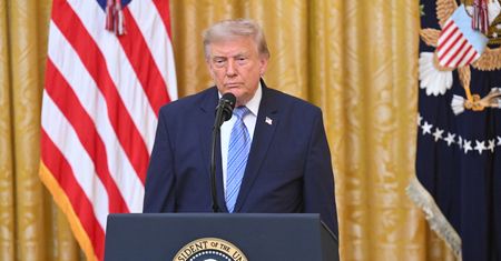 Tak zachował się Trump. "Rzadko widzimy". Ekspertki zwracają uwagę
