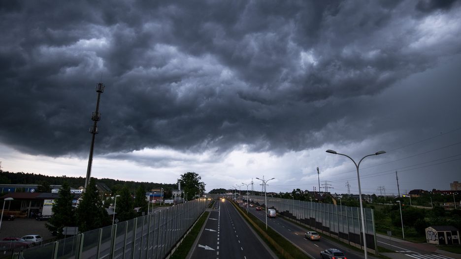 Pogoda w Polsce. Burze i gwałtowne ulewy nie pomogły w walce z suszą