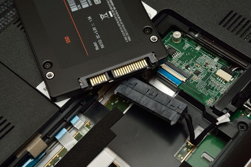 Sposoby montażu SSD w laptopie