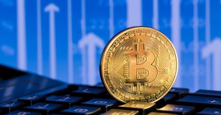 Bitcoin wart już blisko 3 tys. złotych – i na tym się nie skończy