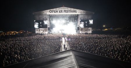 Awarie i dodatkowe opłaty – nowe opaski płatnicze na Open'erze całkowicie zawiodły