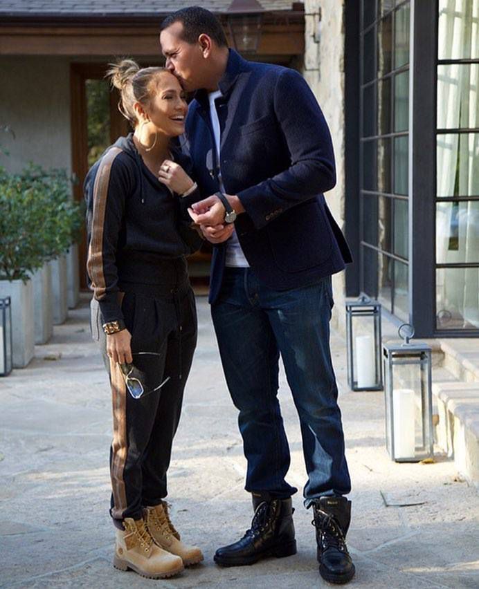 Jennifer Lopez w dresach i traperach na randce