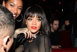 Gdzie jest stanik? Półnaga Rihanna na imprezie!
