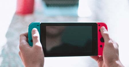 Nintendo Switch ma teraz mocno podkręcony procesor. Gry ładują się szybciej