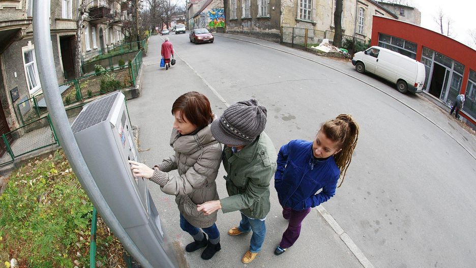 Ministerstwo Infrastruktury, w odpowiedzi zapowiada, że rozważy nowelizację ustawy o drogach publicznych