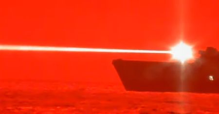 Amerykanie użyli broni laserowej. Testowali jej działanie na Bliskim Wschodzie [WIDEO]