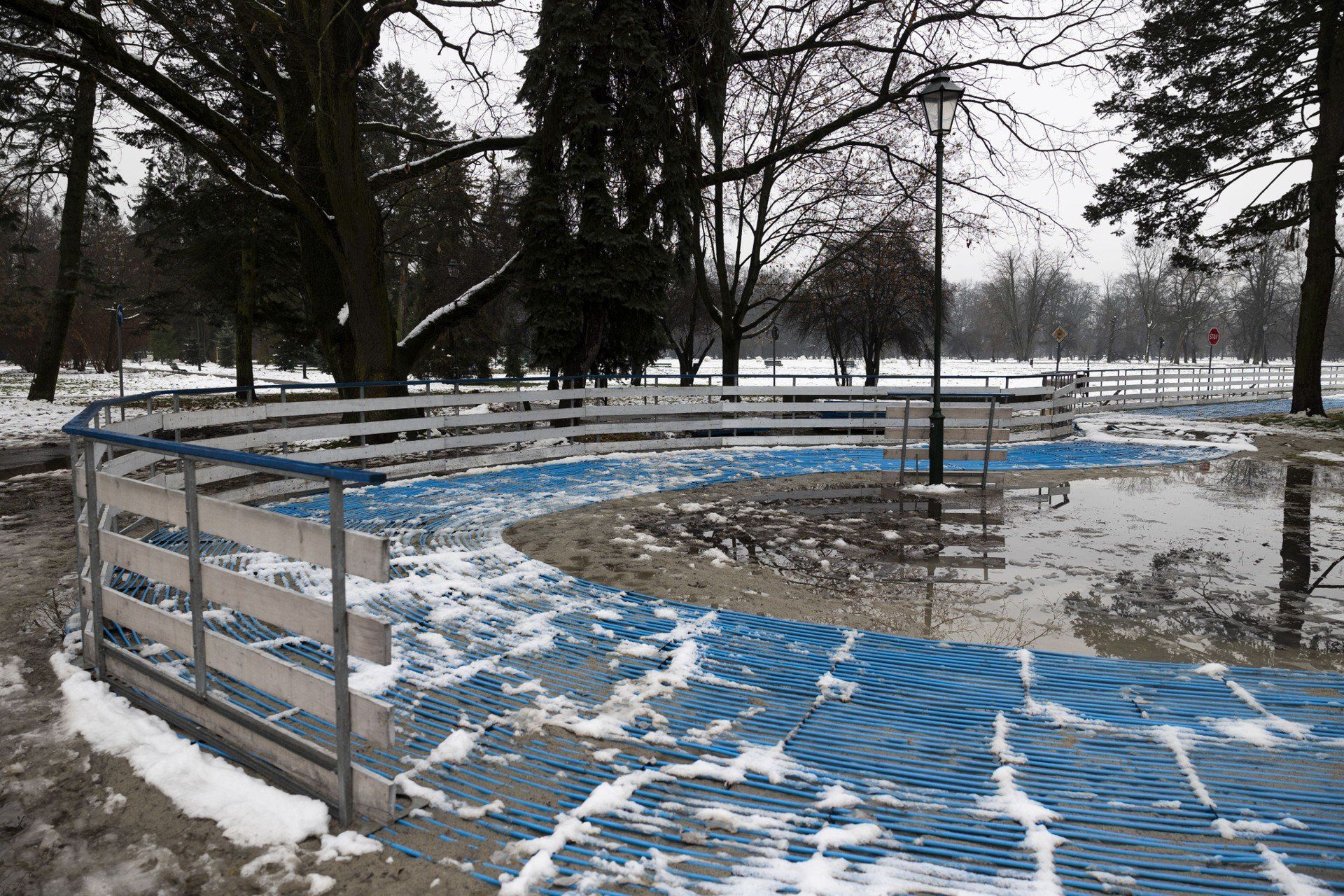 Budowa lodowiska w Parku Jordana w Krakowie