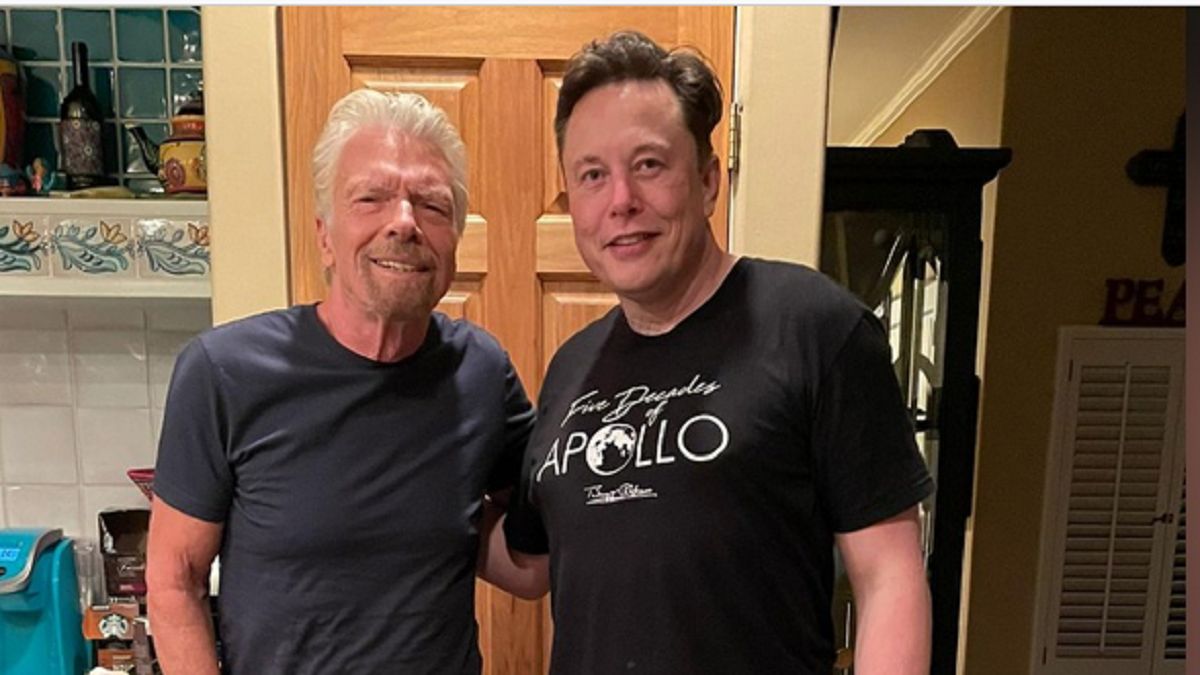 Elon Musk poleci w kosmos z konkurencją