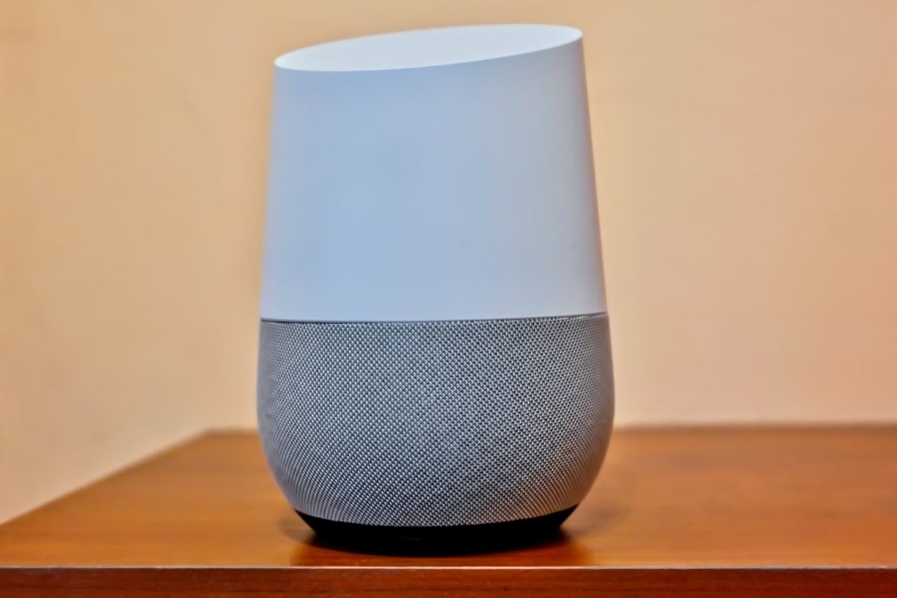 Google Home ma minimalistyczne wzornictwo