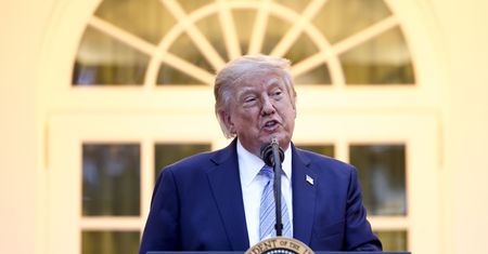 "Zakaz wstępu". Trump wyrzuca CNN i Politico z Białego Domu