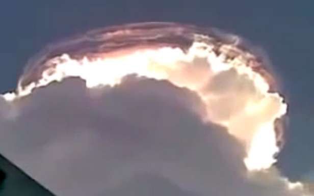 Chmury soczewkowe (Fot. YouTube.com)