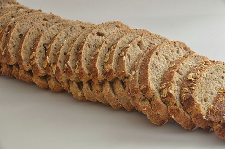 Krajalnica przyda się w każdej kuchni, w której chleb krojony ze sklepu to rzadkość